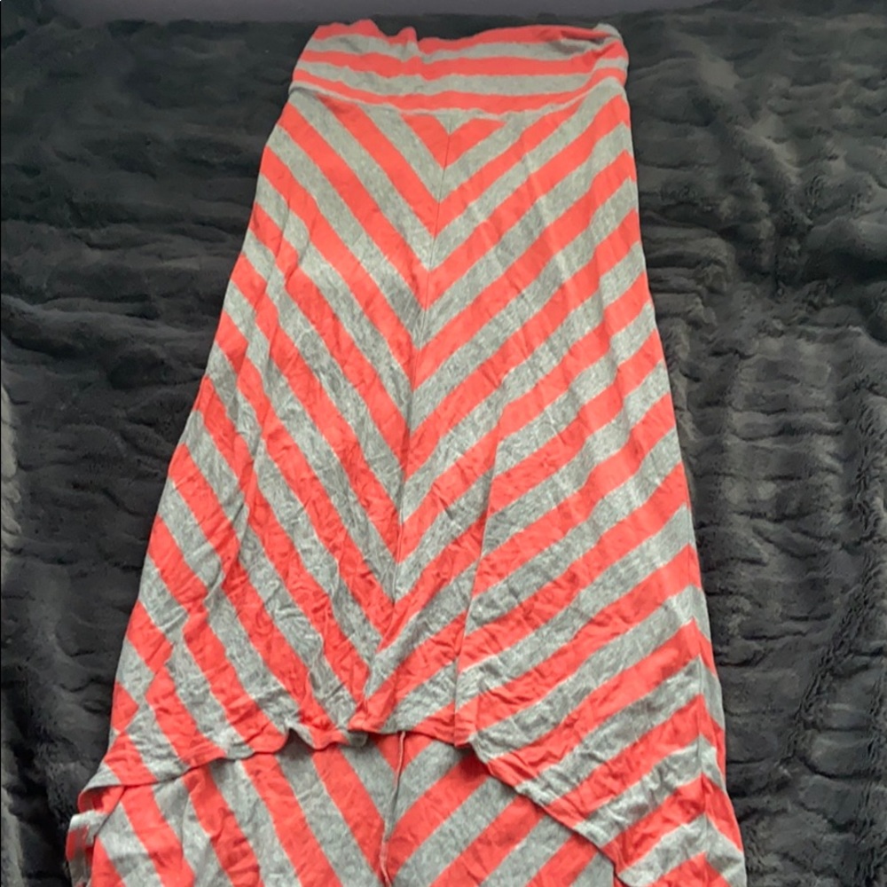High-Low chevron skirt